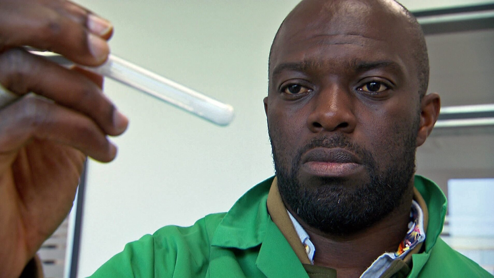 Abgestempelt!? Hans Sarpei will's wissen