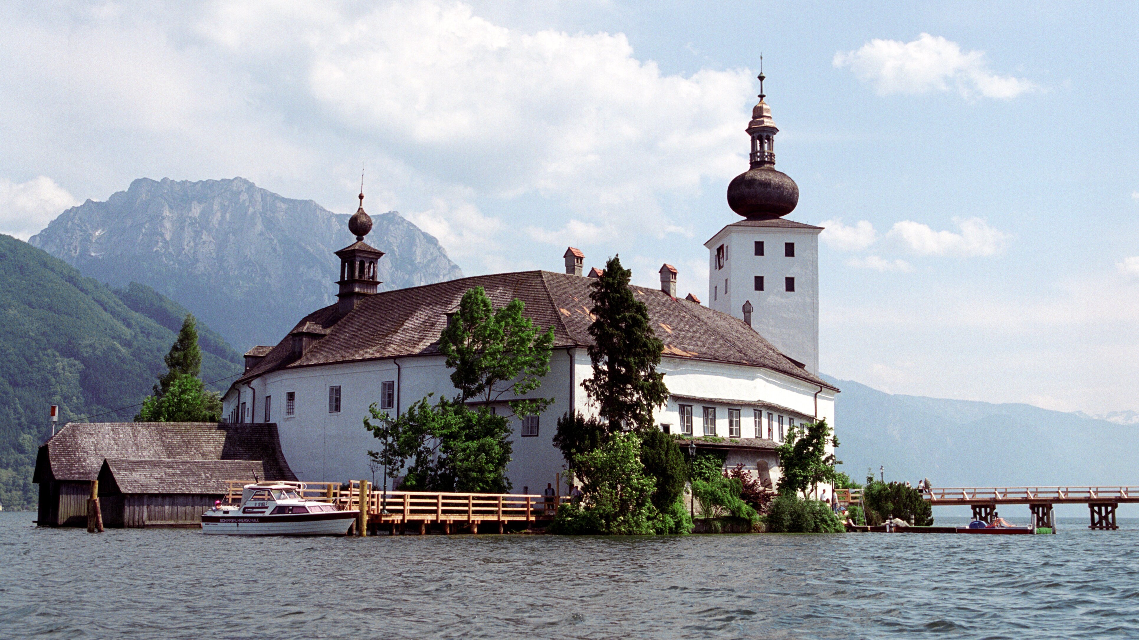 Schlosshotel Orth