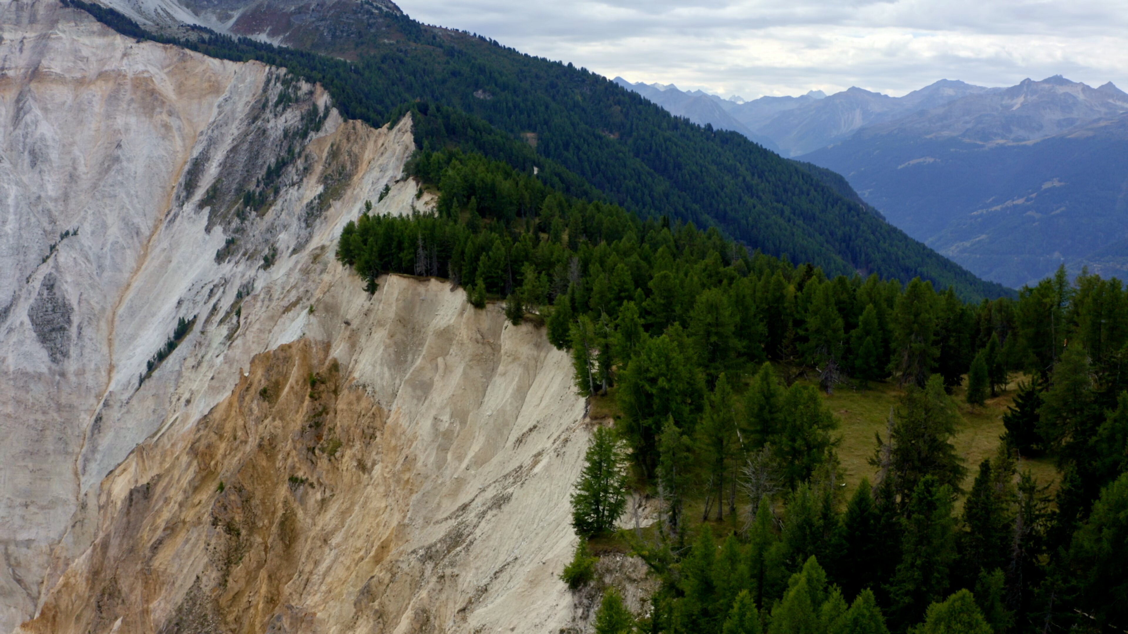 Traumrouten der Schweiz II: Mit dem Postauto ins Val d'Anniviers