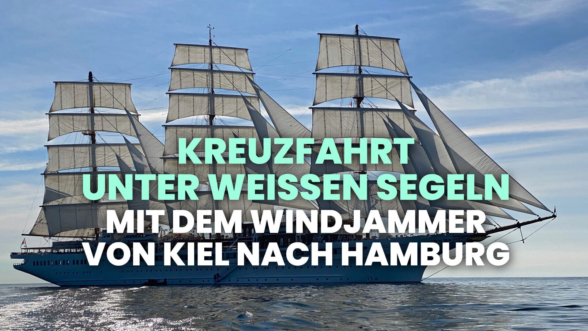 Kreuzfahrt unter weißen Segeln