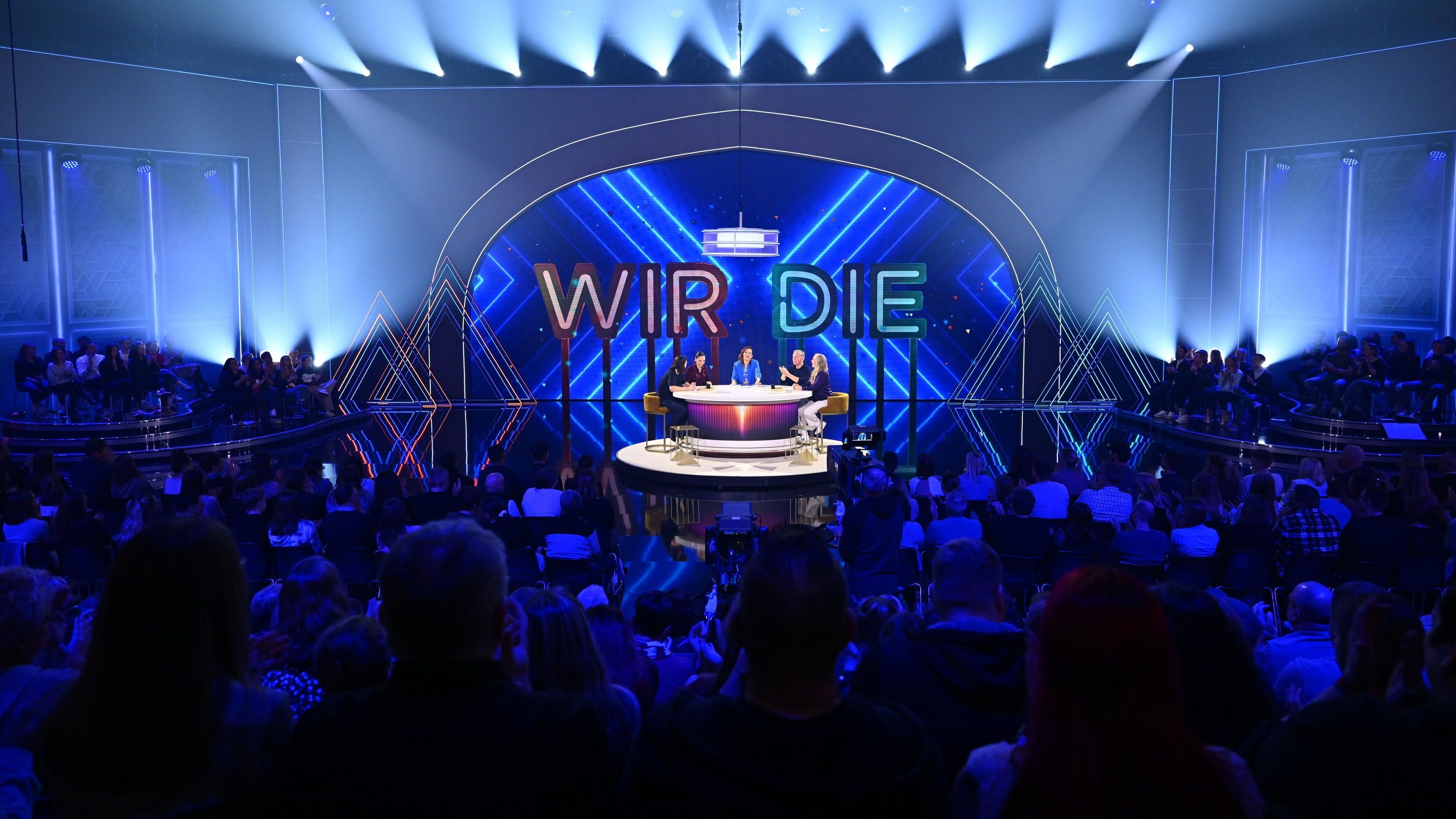 Wir gegen die! Die Kebekus Geschwister Show