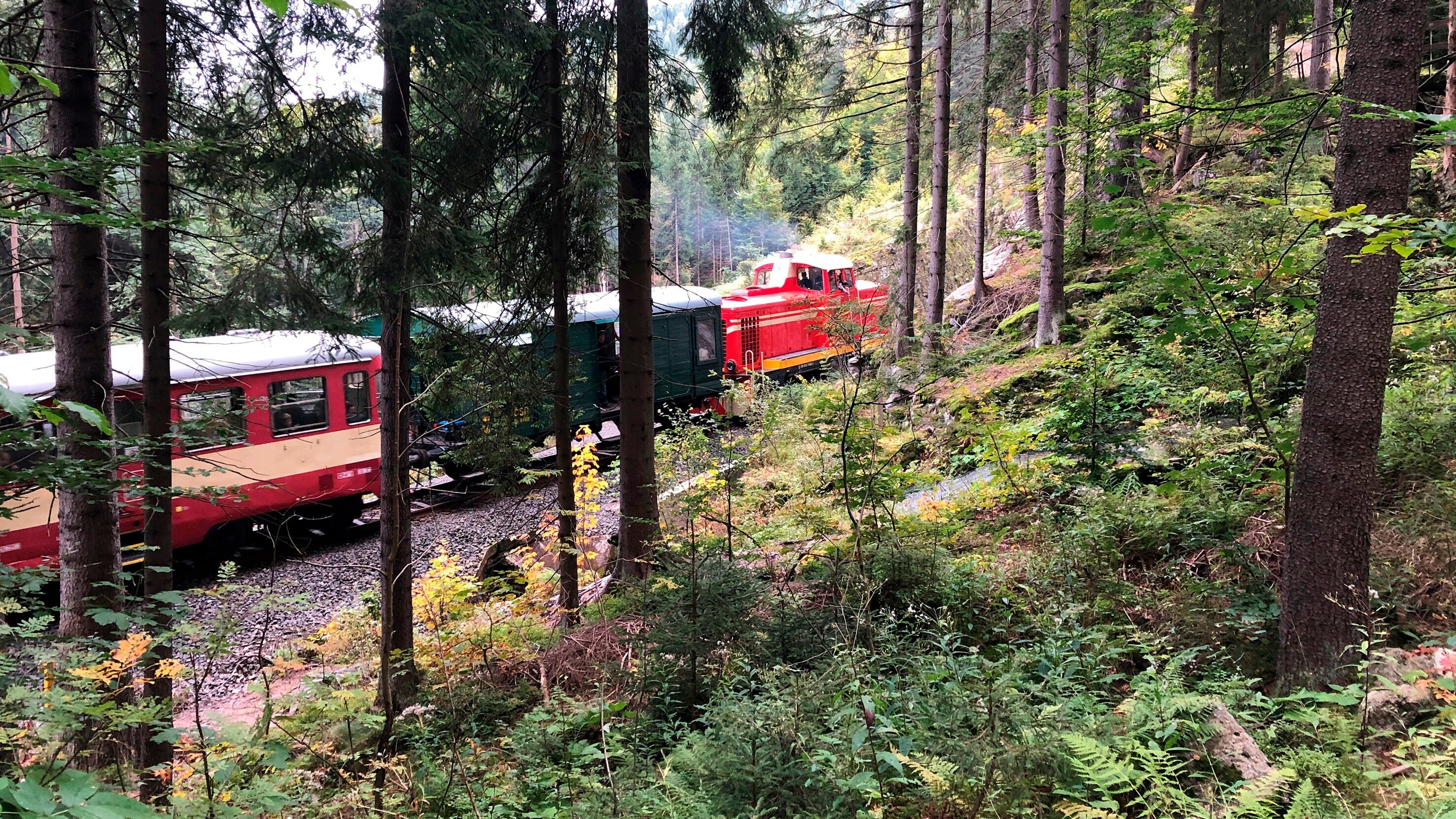 Mit dem Zug zwischen Iser– und Riesengebirge