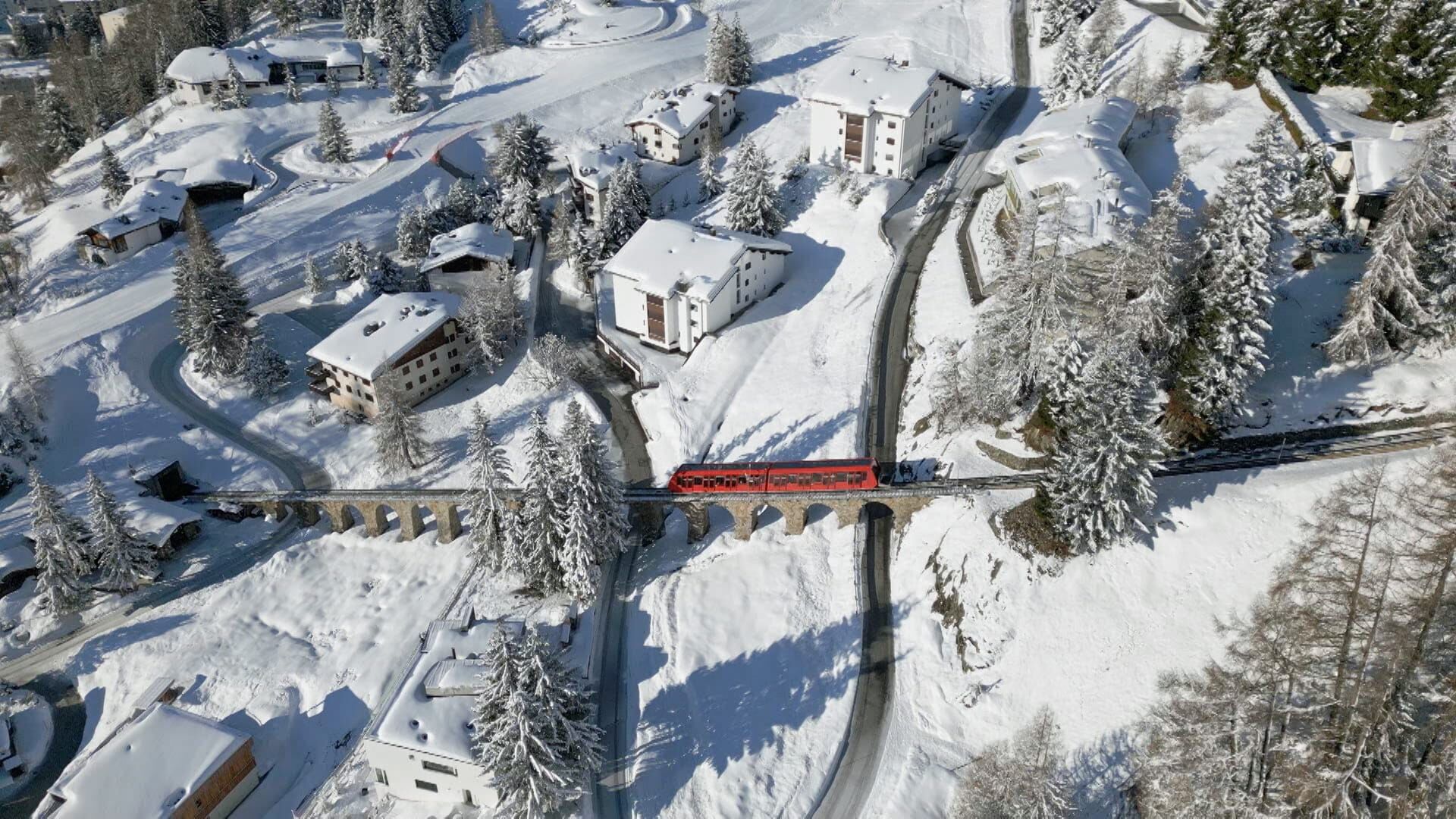 Winterwunderland Schweiz per Bahn