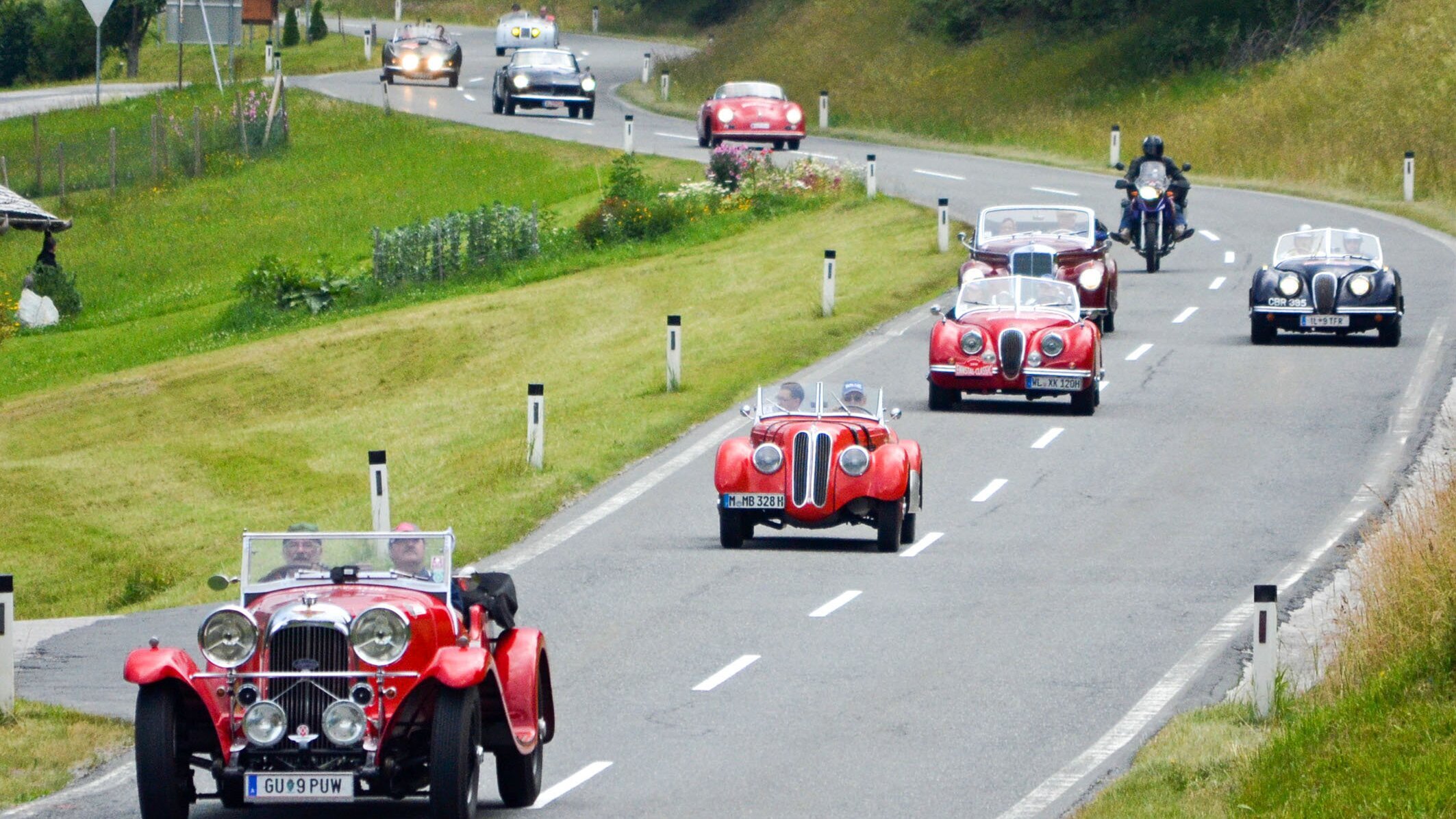 Edelstahl auf Rädern – Autoklassiker unterwegs im Ennstal