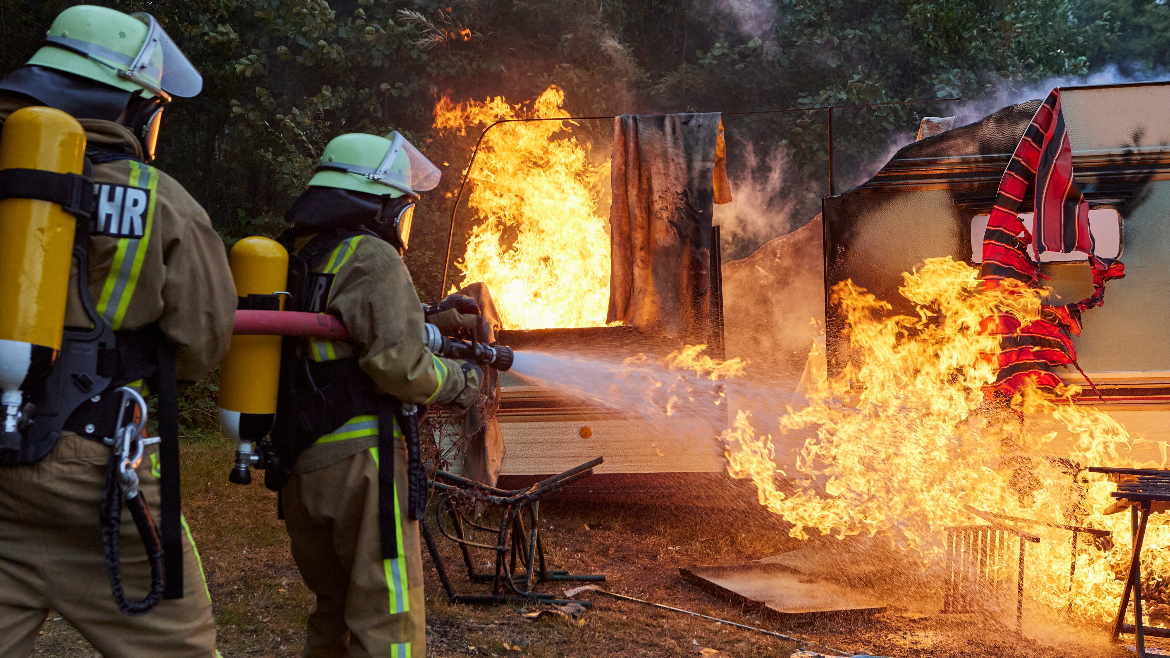 Feuerwehrfrauen – Heim gesucht