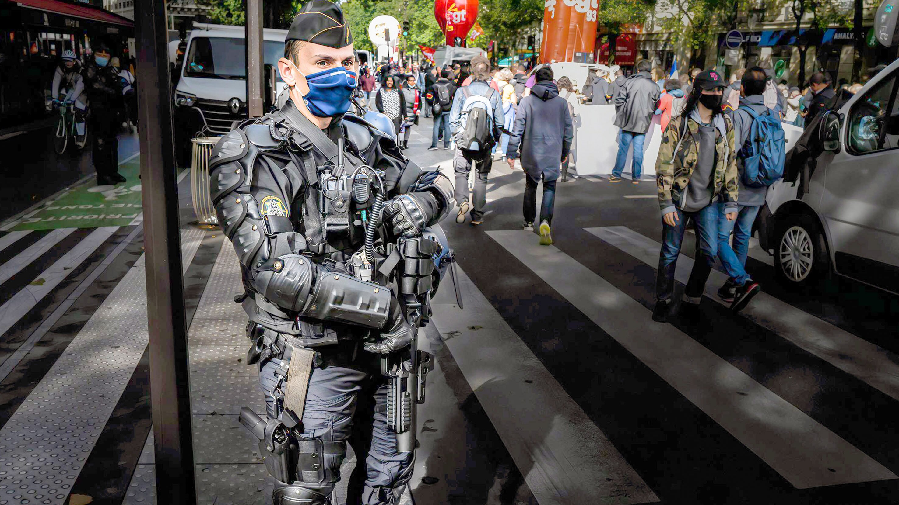 Im Namen der Sicherheit