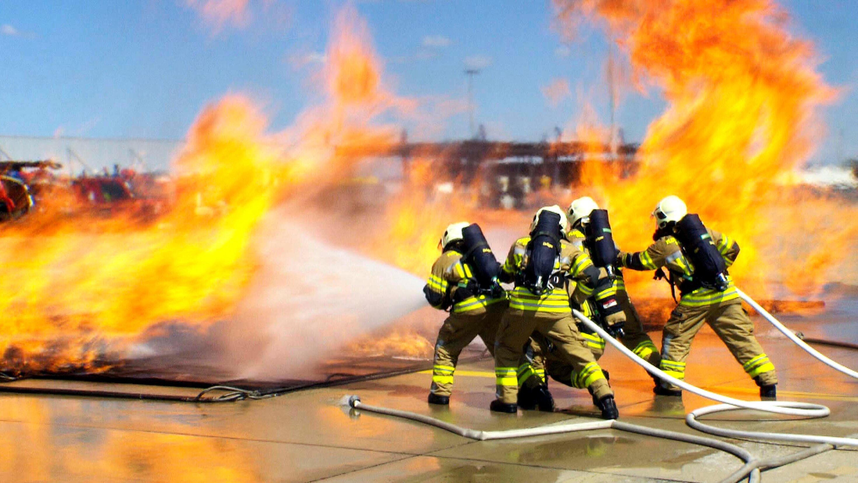 Wie geht das? Flughafenfeuerwehr