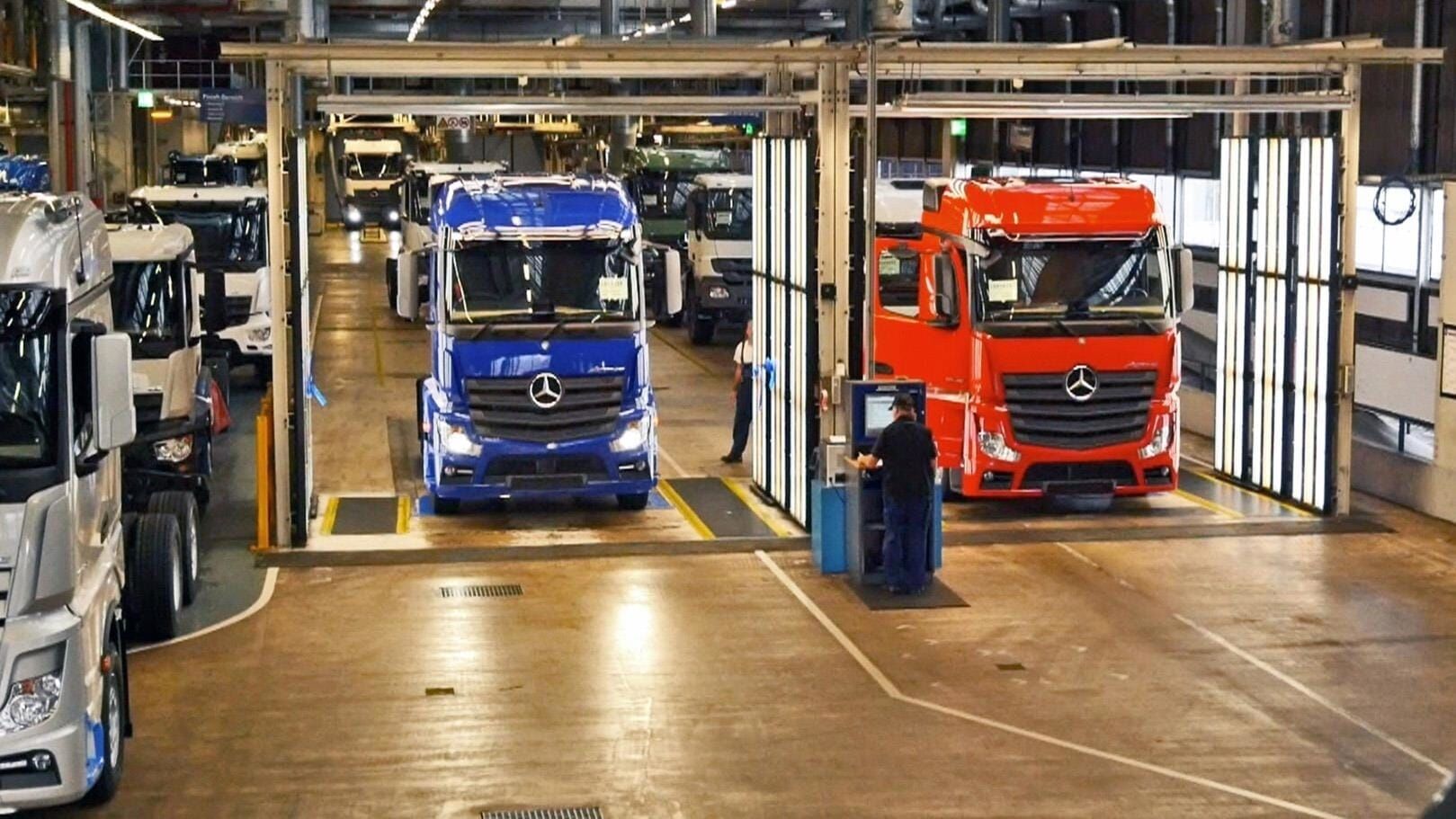 Lastwagen im Minutentakt – Das größte LKW-Werk der Welt