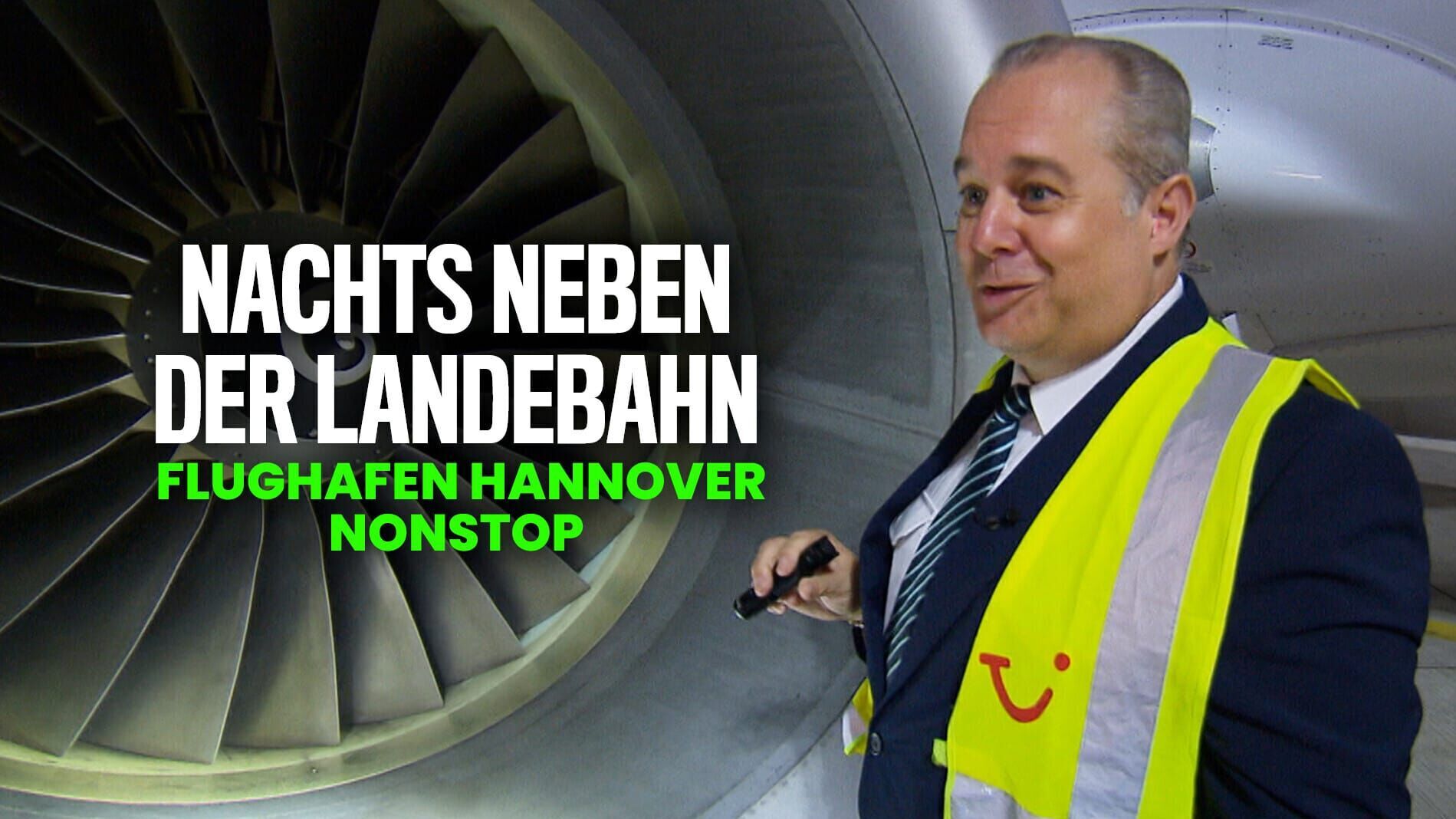 Nachts neben der Landebahn