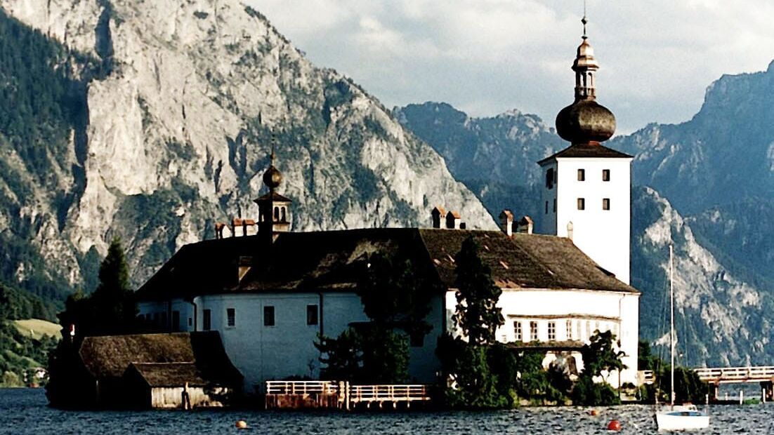 Schlosshotel Orth