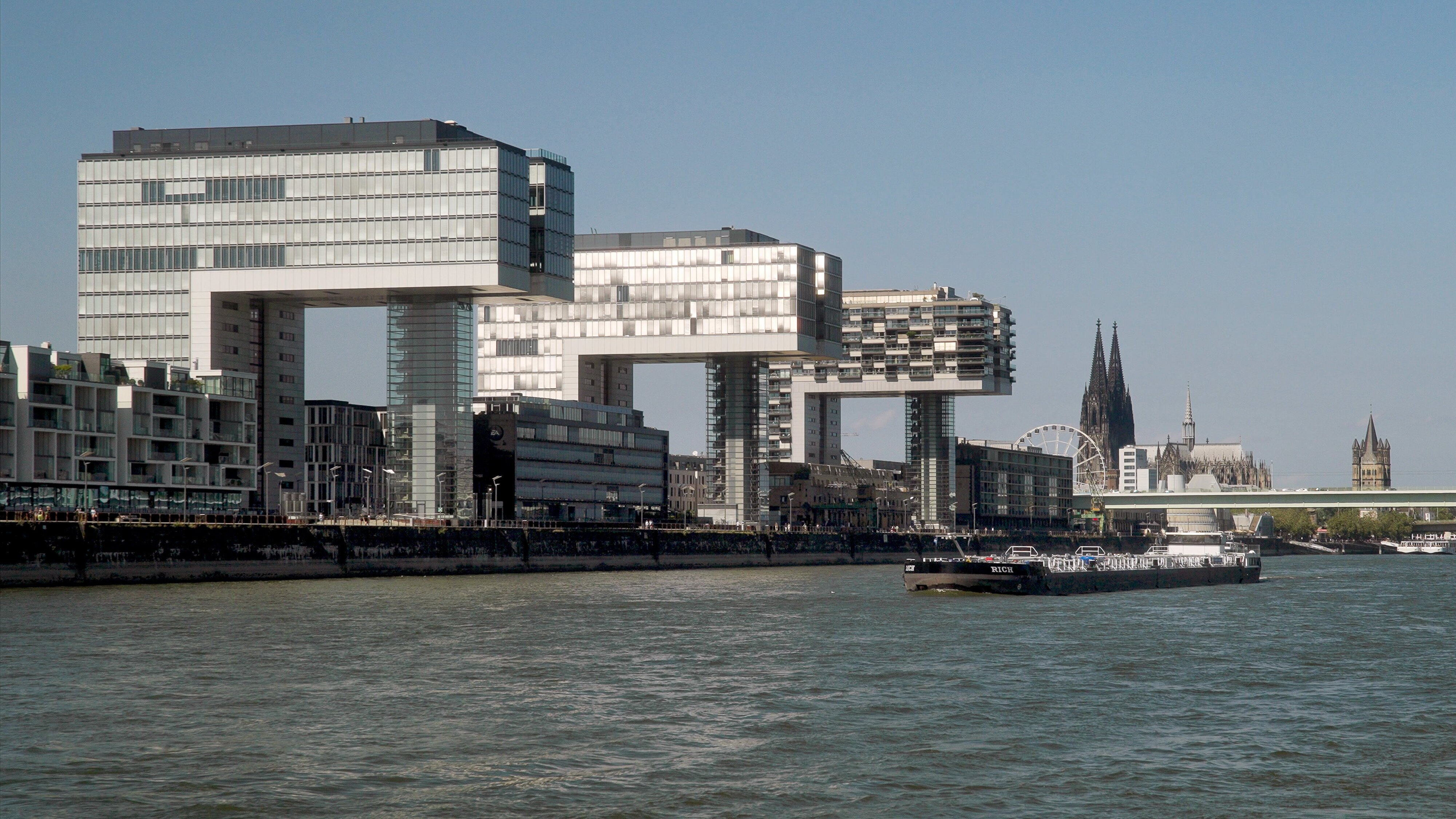 Auf dem Rhein bis zum Meer – Unterwegs mit den Binnenschiffern